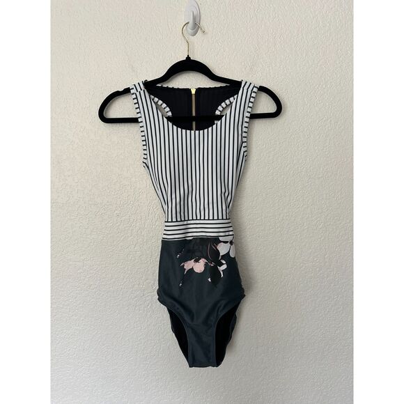 Albion Fit Bon Voyage One Piece Swimsuit Size XS - Picture 3 of 9